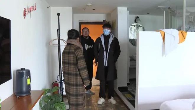 情侣入住酒店房门突然被陌生男子打开！刘先生：我们隐私都被看完了！(图9)